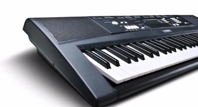 Digital Piano Yamaha EZ 220. Full Review. A good Piano?